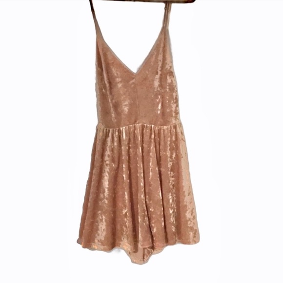 Silence + Noise Pink Velvet Pajama Dress - Picture 2 of 10